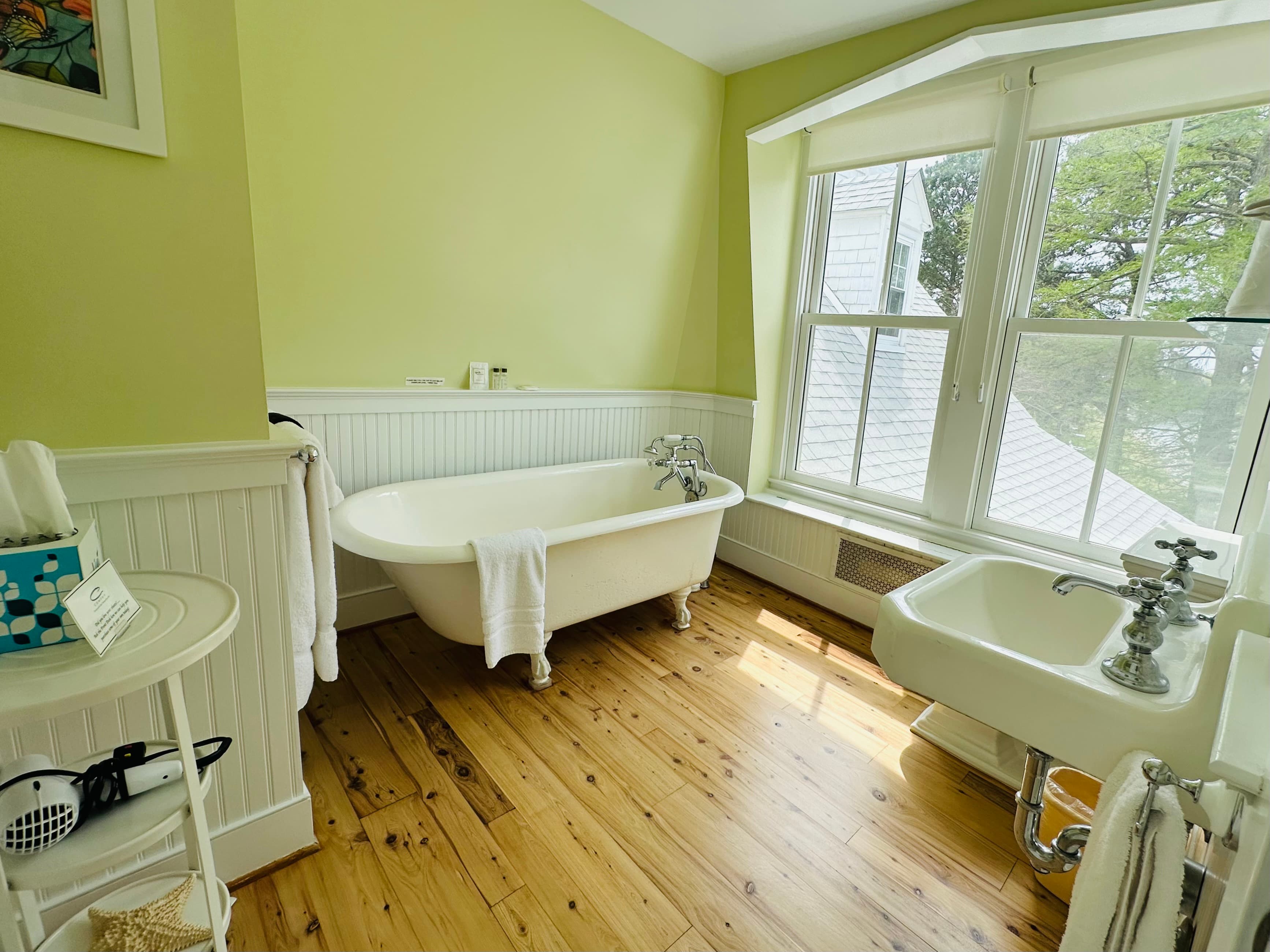 Clawfoot tub with hand held shower